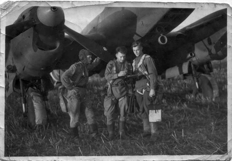 WW2 foto Russian Pe2 160 guards bomber aviation «Vistula» regiment VVS