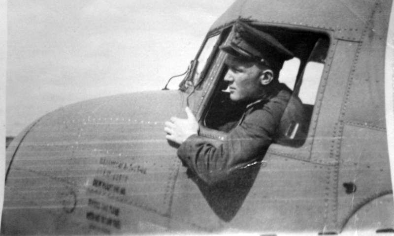 c47 Лазарев Василий Георгиевич летал на Ли-2 и Си-47 (единственном Си-47 авиаполка)