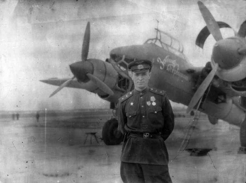 wartime photo russian airplane tu2 in combat