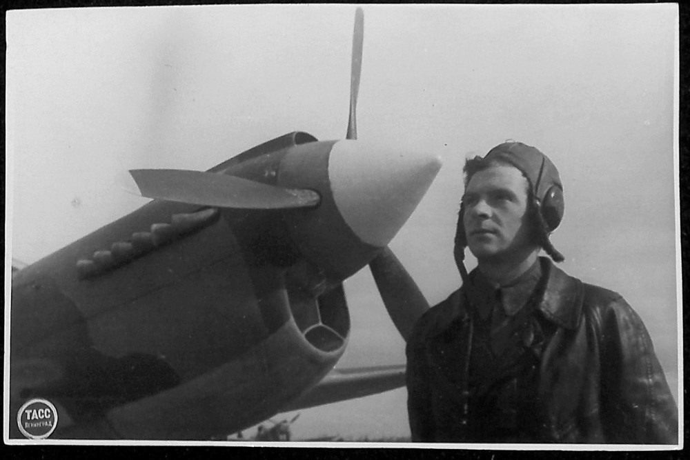 WWII photo in combat P40 USSR