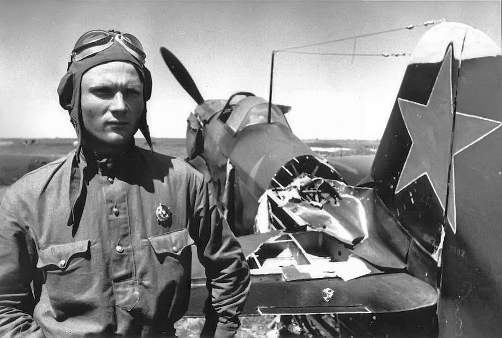 Командир эскадрильи 563-го истребительного авиационного полка 283-й авиационной дивизии 16-й Воздушной армии Центрального фронта