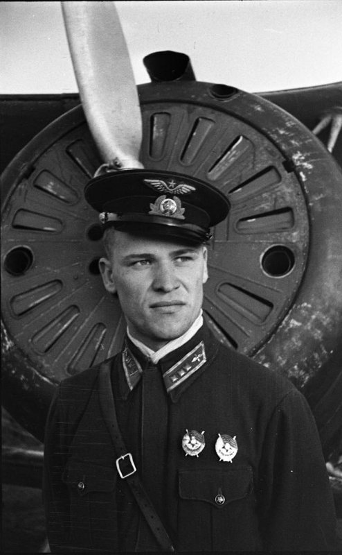 11 авиаполк. Ст. лейтенант Петрухин - летчик-истребитель 1942
