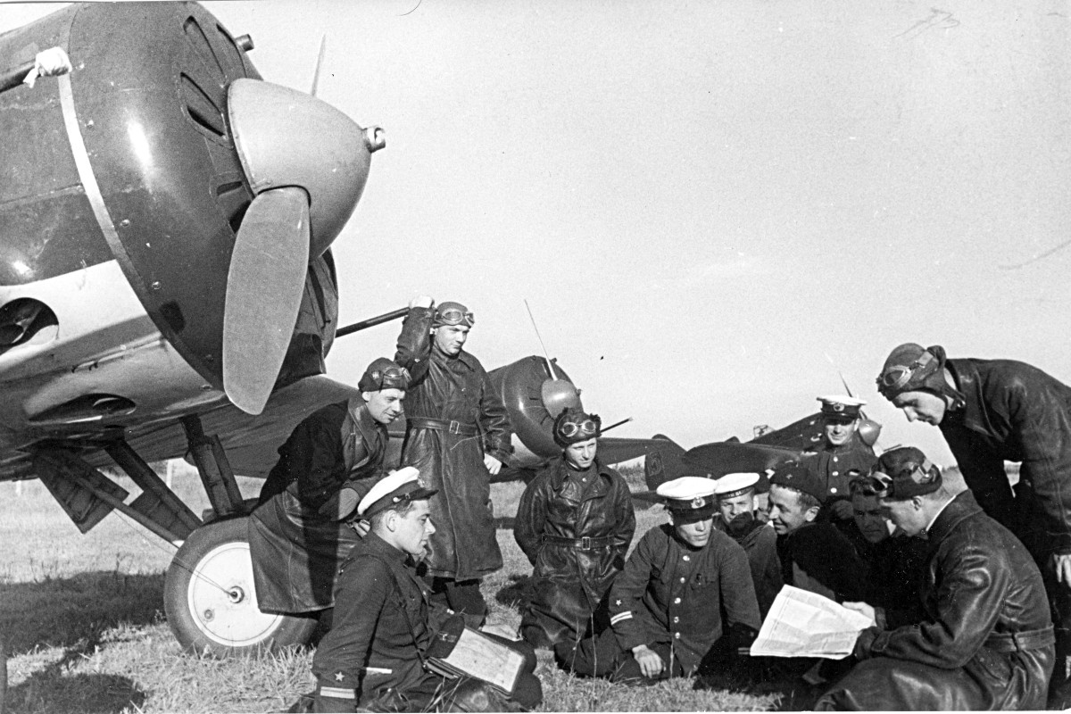 Авиация РККФ фото ВОВ - И16 применялись в 13 авп ВВС КБФ до 1943 года.