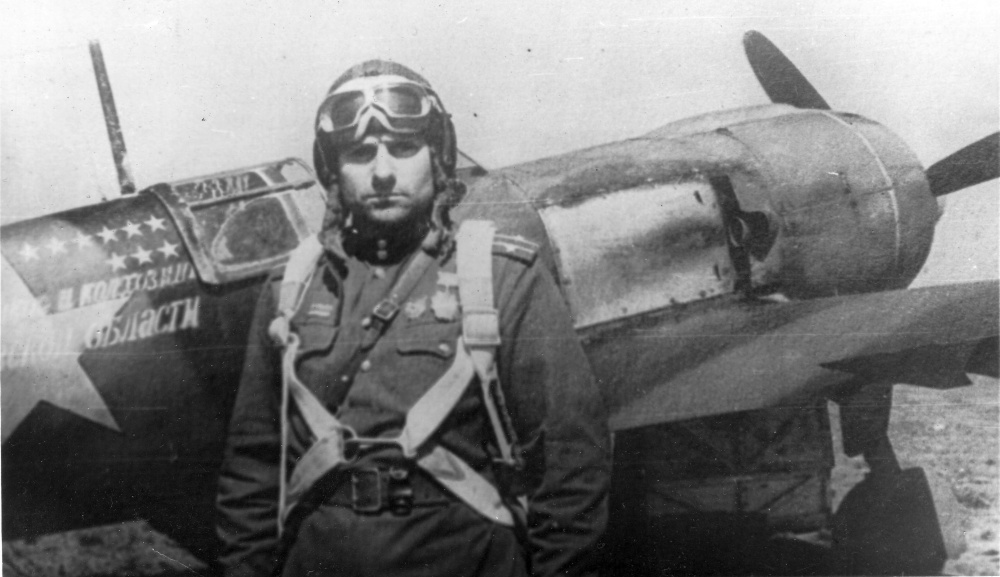 WWII photo Russian la5 in combat. 