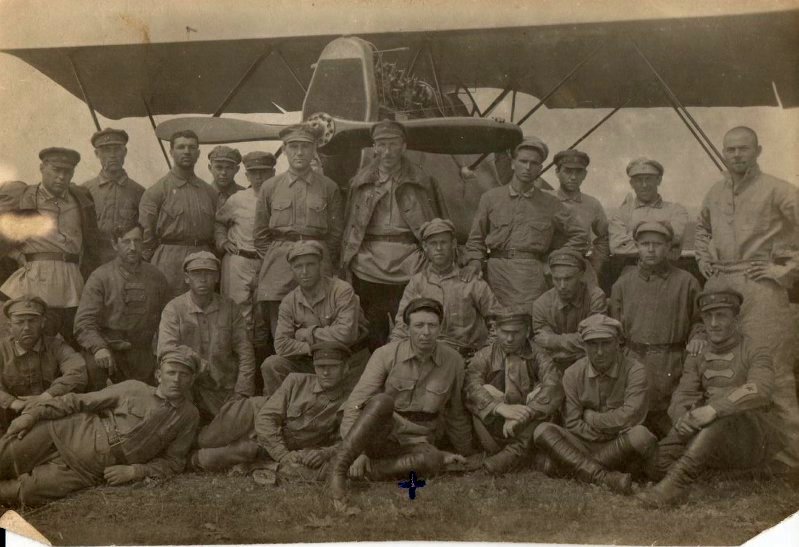 Лётный состав 10-го отряда 26-го истребительного полка. не1937! По форме - 1925й самое позднее.