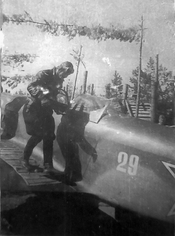 Як-1М, который подарил Яковлев (есть довольно много фоток где он презентует машину Покрышеву). 
Покрышев ушел в 159 иап, а самолет остался, летал на нем, ЕМНИП, комполка Дворник.