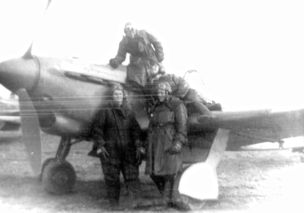 WW2 foto USSR pursuit squadron Jak-9.