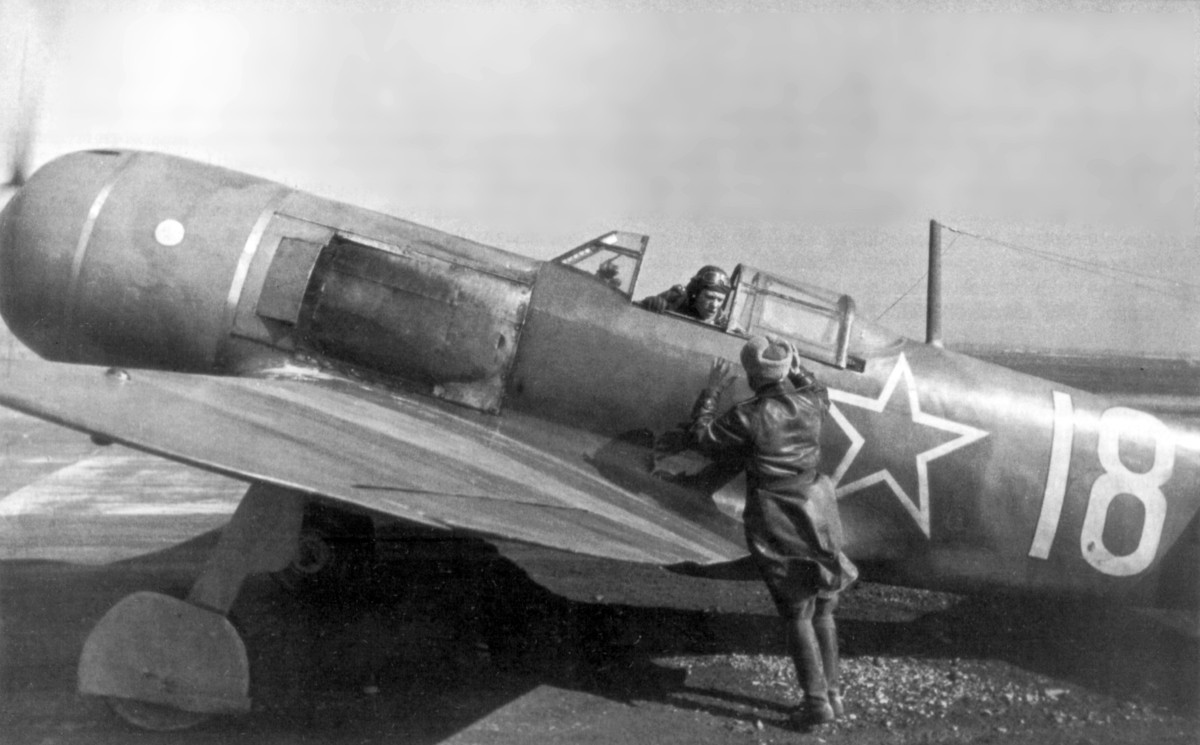 WWII photo La7 in combat.