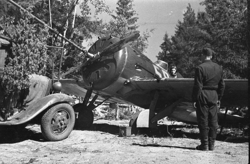 4-й гвардейский истребительный авиационный полк. Самолет в боевой готовности. 1942