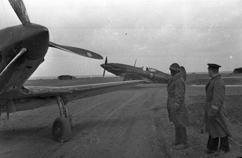 Советские морские офицеры - GPW image plane mig3