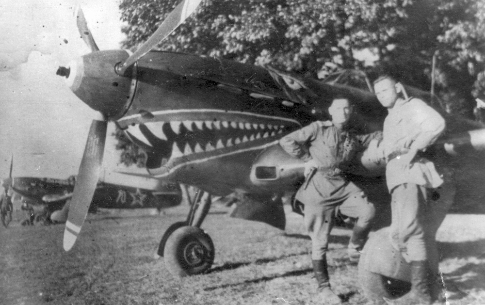 WW2 foto USSR pursuit squadron 70 airplane in action Jak-9