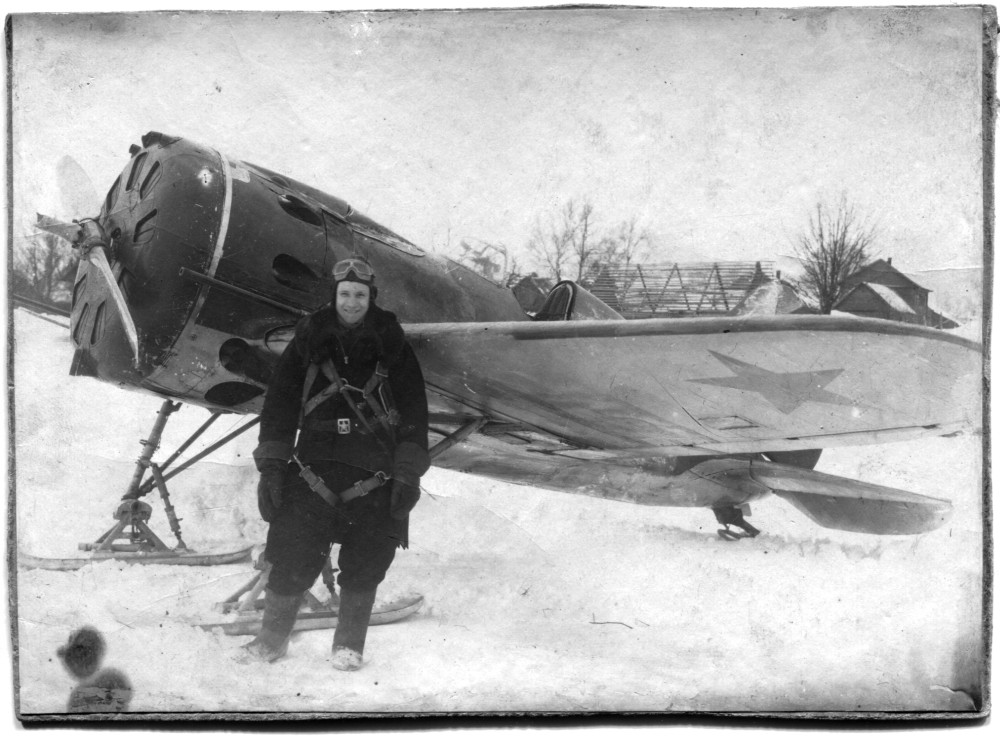    . .     Russian ski I16 in combat WW2 foto