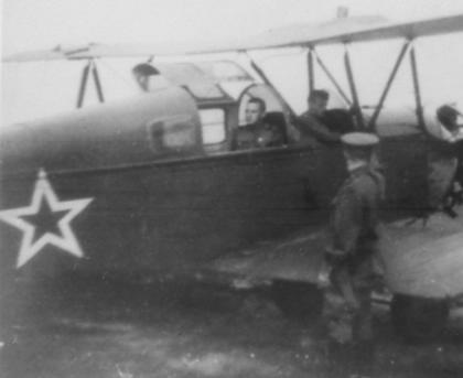 Павлов А.Ф., 120-й авиационнй полк ГВФ, у самолета У-2.