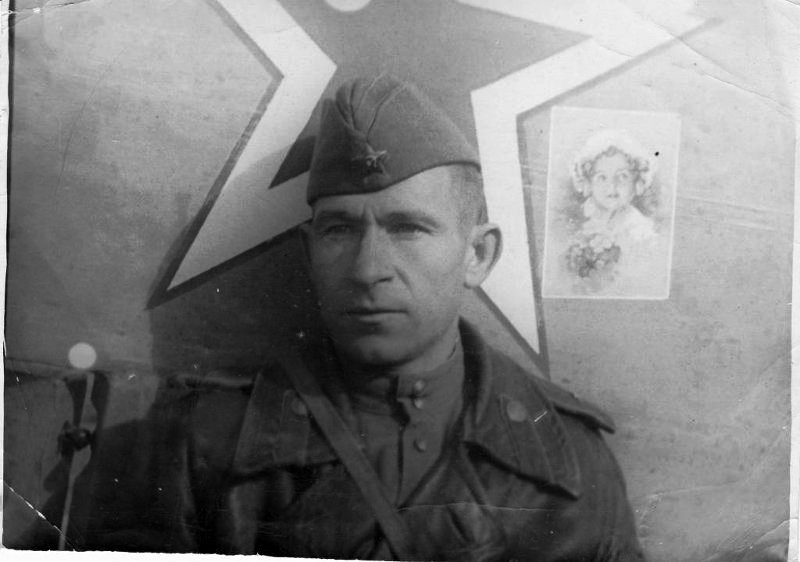 Портрет Козырькова Т.П., инженера 399-го авиаполка связи 3-й воздушной армии