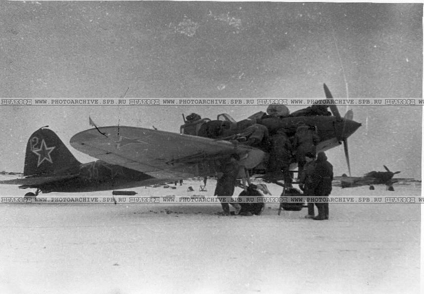 Plane numbered 12 on its rudder and 36 on its fuselage, probably of 174 ShAP in winter 1943-44
