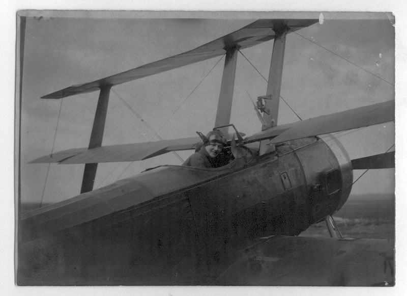 Самолет-триплан, которым (по словам сына) А.А. Левин был награжден в [1919] г. за участие в боях под Тулой против частей Мамонтова и спасение этого самолета после аварии 1921